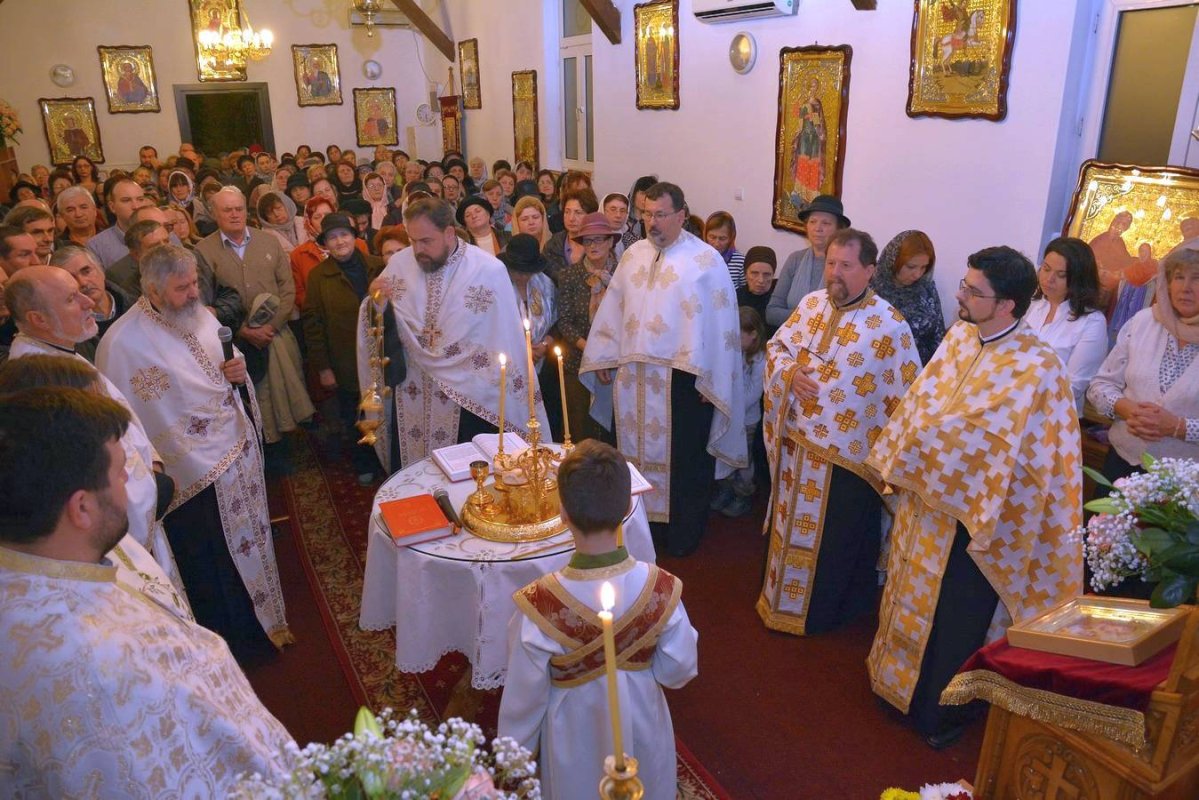 Sfinţii Arhangheli, sărbătoriţi în cartierul ieşean Canta 49409