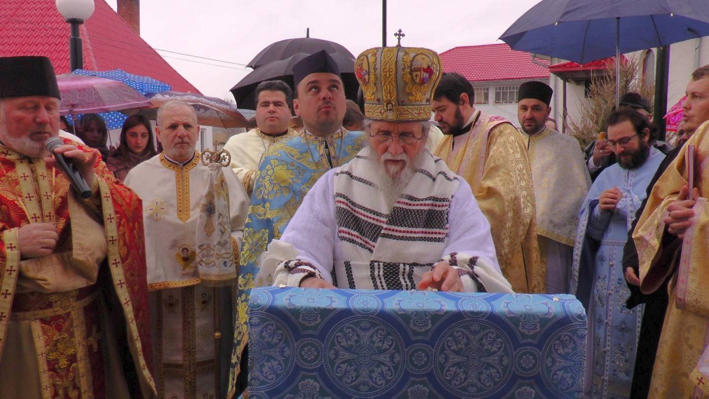 Slujbe arhiereşti în Eparhia Sucevei şi Rădăuţilor 49412