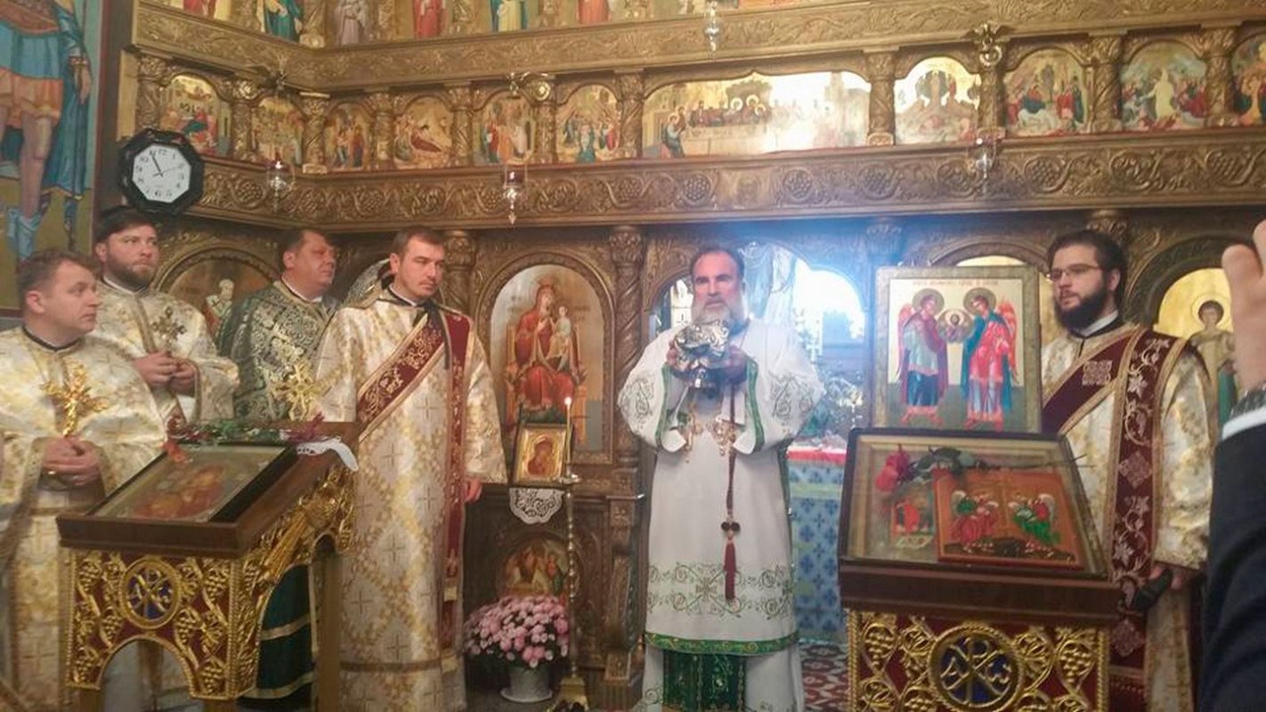 Prezenţă arhierească în Parohia Izvoarele din municipiul Bacău 49355