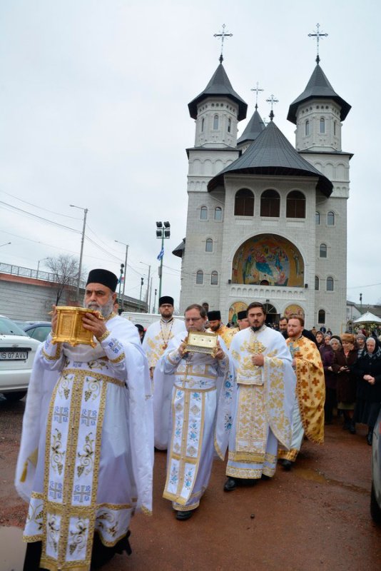 Sfântul Nectarie, cinstit în mod deosebit la Iaşi 49349