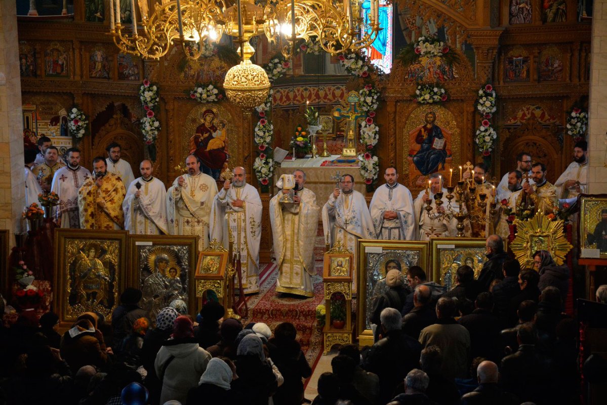 Sfântul Nectarie, cinstit în mod deosebit la Iaşi 49350