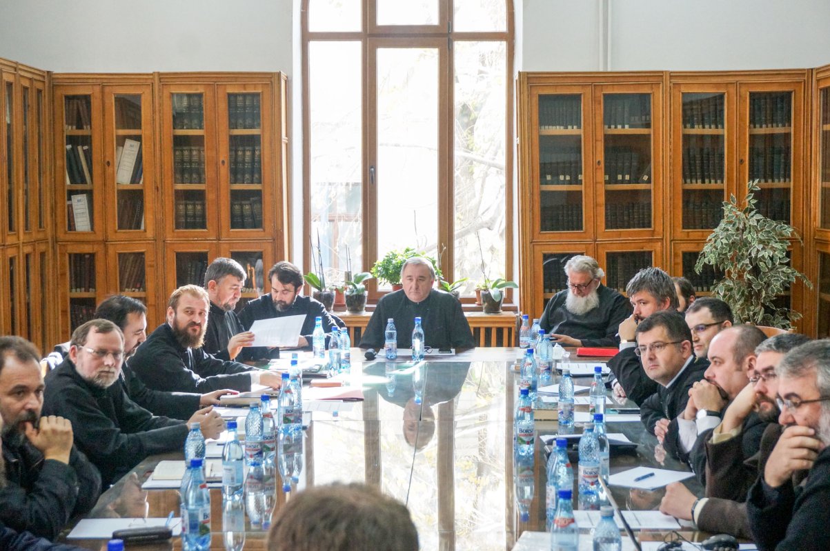 Primul simpozion al bibliştilor din România 49319