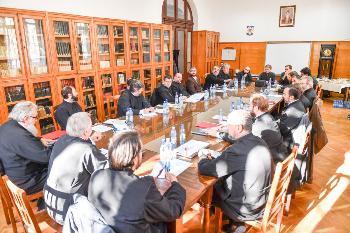 Primul simpozion al bibliştilor din România 49320