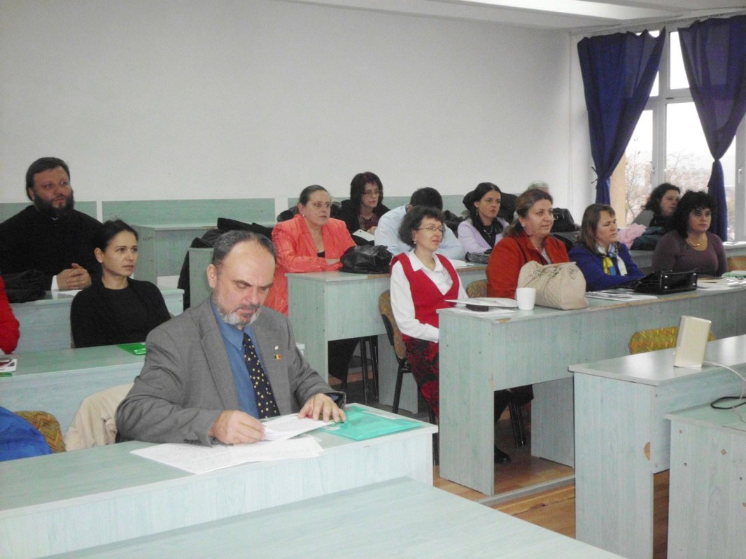 Teme de teologie şi ştiinţă dezbătute la Colegiul Economic din Hunedoara 49294