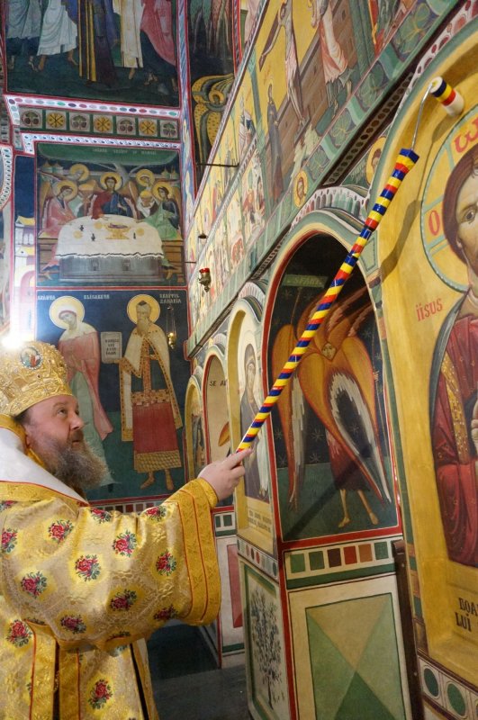 Fresca Bisericii „Sfântul Nicolae” din Câmpina a fost sfințită 49244