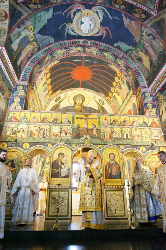 Fresca Bisericii „Sfântul Nicolae” din Câmpina a fost sfințită 49248