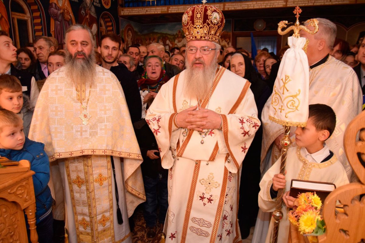 Hramuri şi slujiri arhiereşti în Transilvania 49194