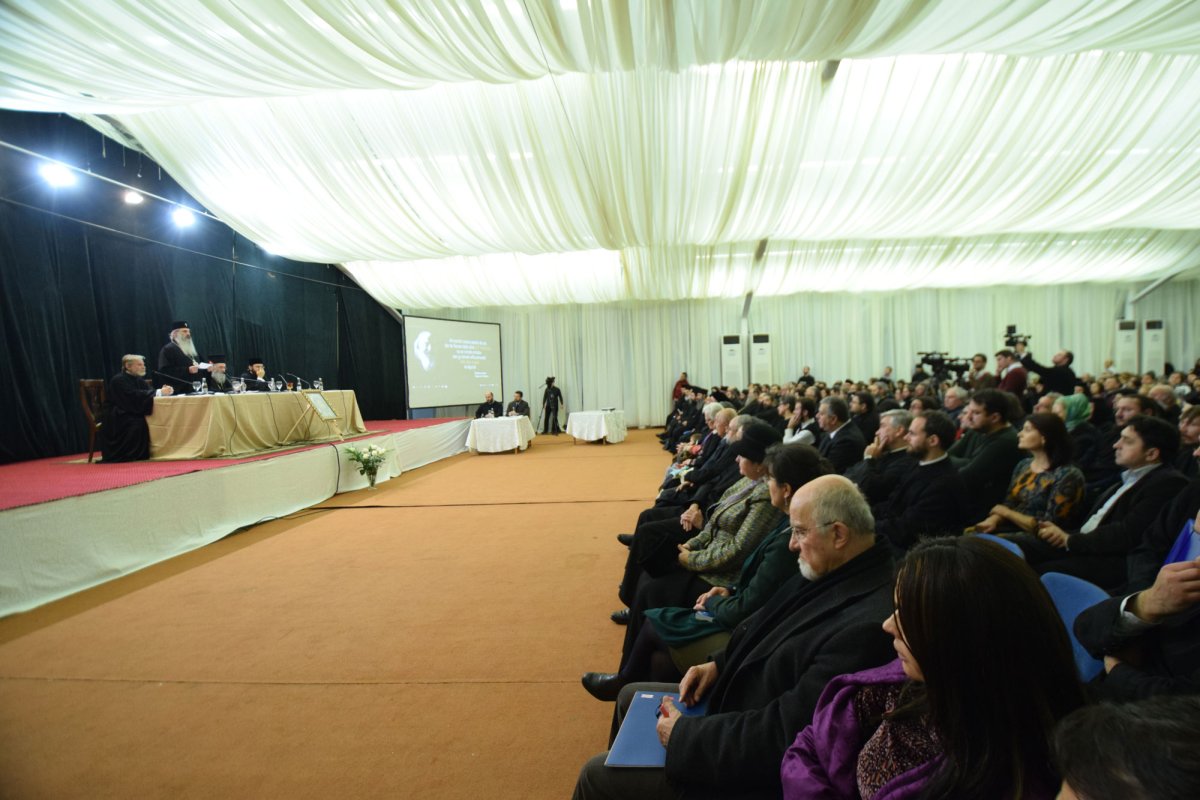 IPS Părinte Ierotheos Vlachos şi părintele Rafail Noica au conferenţiat la Iaşi 49119