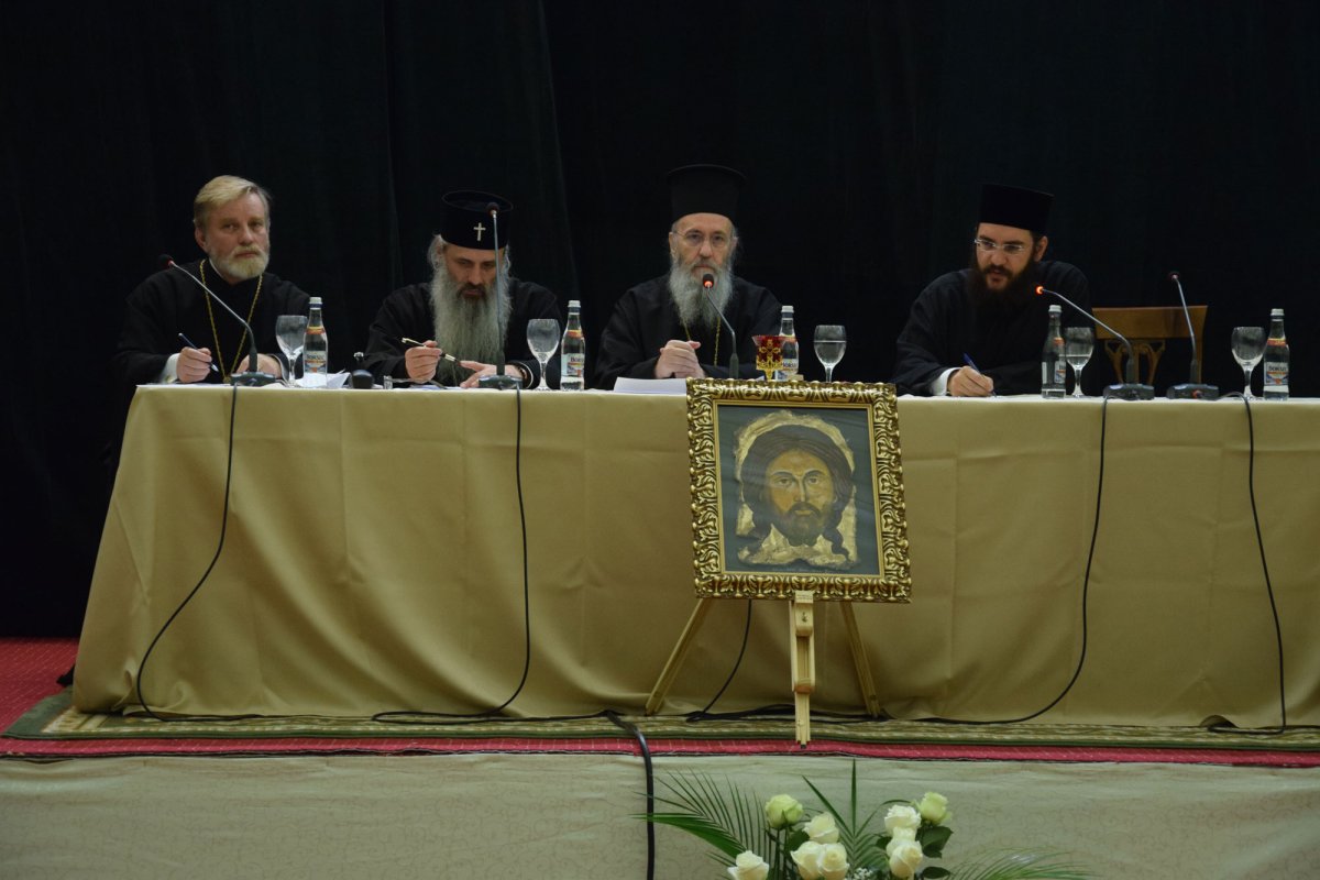 IPS Părinte Ierotheos Vlachos şi părintele Rafail Noica au conferenţiat la Iaşi 49120