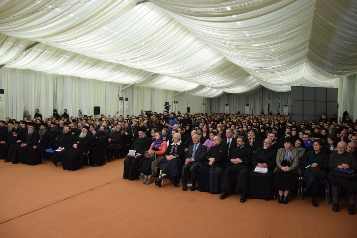 IPS Părinte Ierotheos Vlachos şi părintele Rafail Noica au conferenţiat la Iaşi 49122