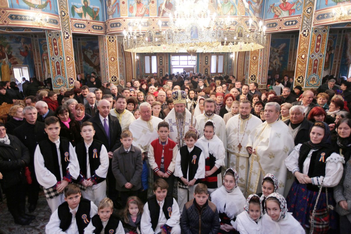 Slujiri arhiereşti în Duminica a XXV-a după Rusalii 49136