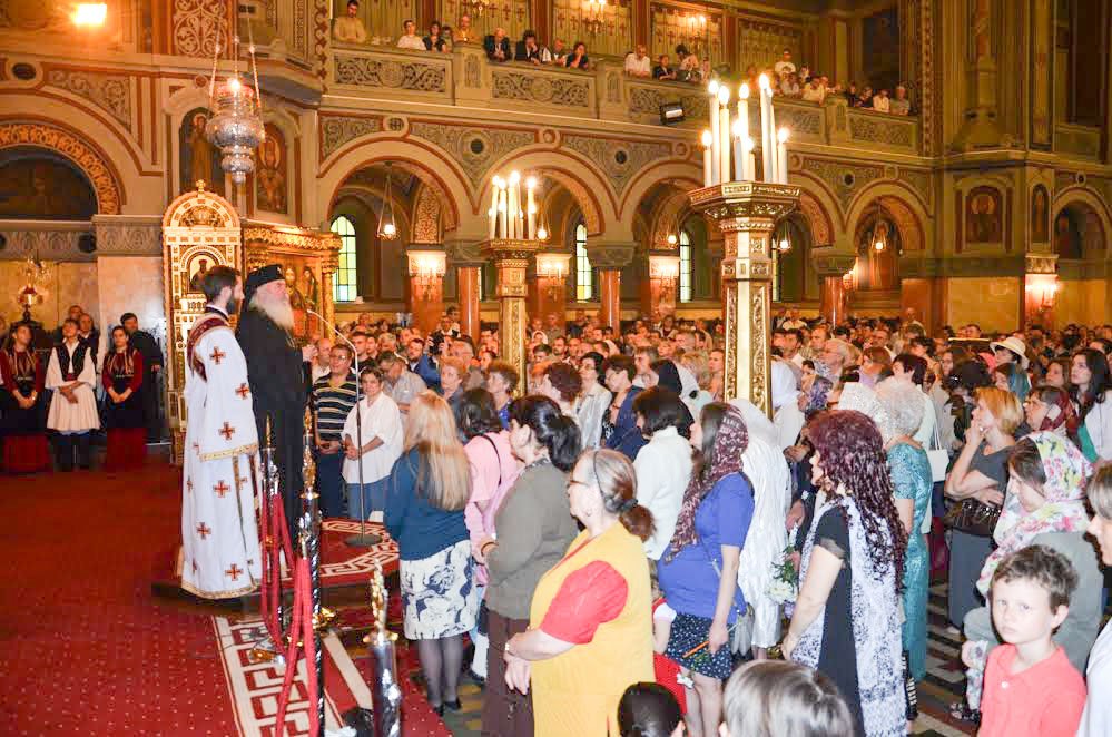 Zile de sărbătoare şi Liturghii arhierești în Mitropolia Banatului 49148