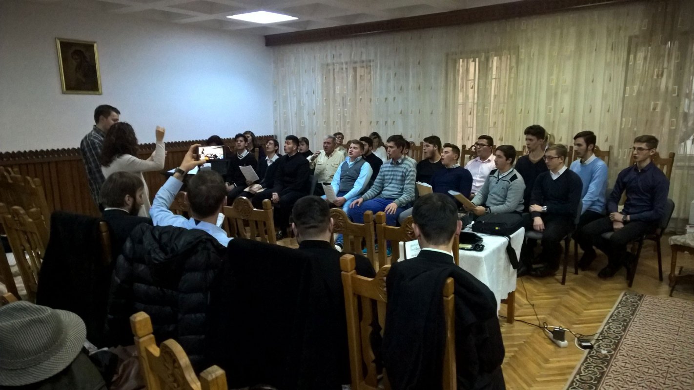 Cursuri gratuite de dirijori la Protopopiatul Bacău 49025