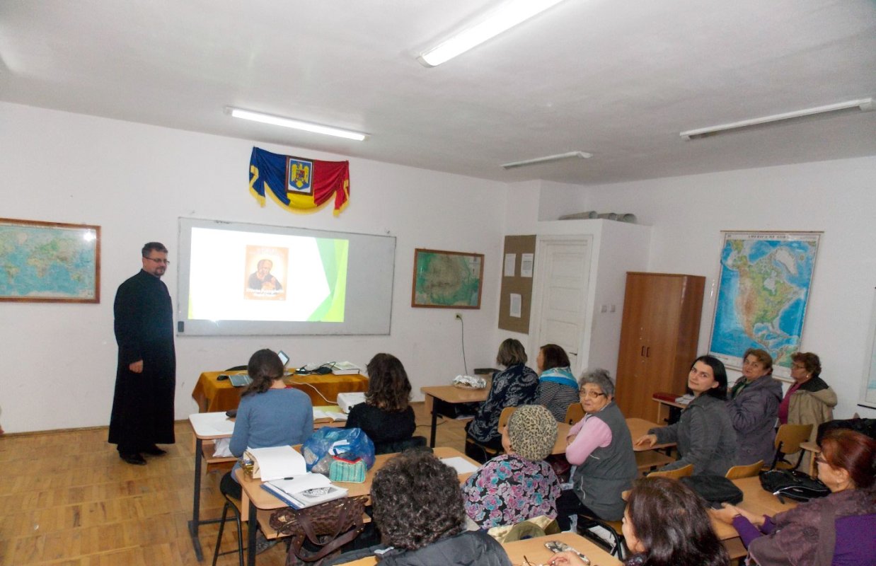 Activităţi catehetice în Mitropolia Olteniei 48956