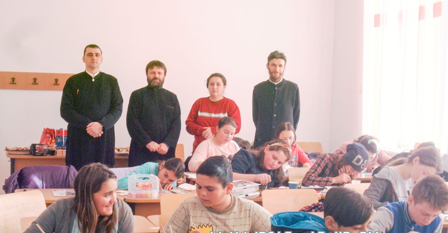 Pictură pe sticlă în Parohia Bulgăruş 48970