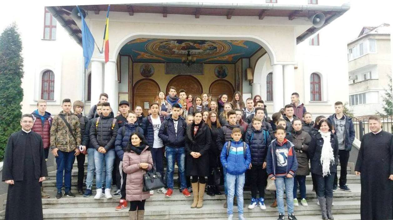 Proiectul „Implică-te! Fii voluntar!”, pentru elevi bistriţeni 48889