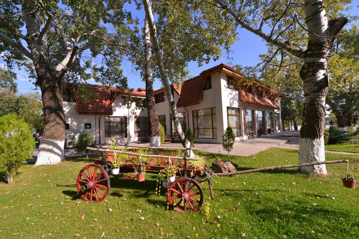 Așezământul „Sfântul Pantelimon” de la Lacu Sărat 48847