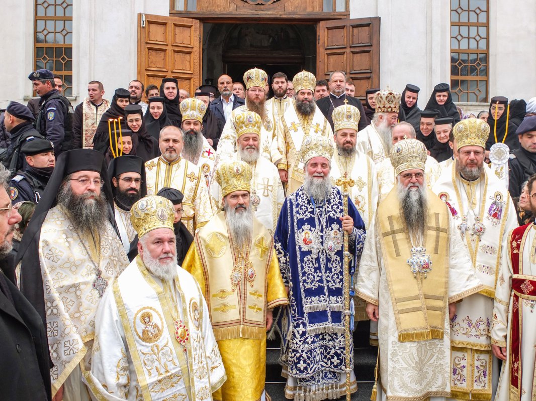 Hramul Mănăstirii Bistriţa vâlceană 48779