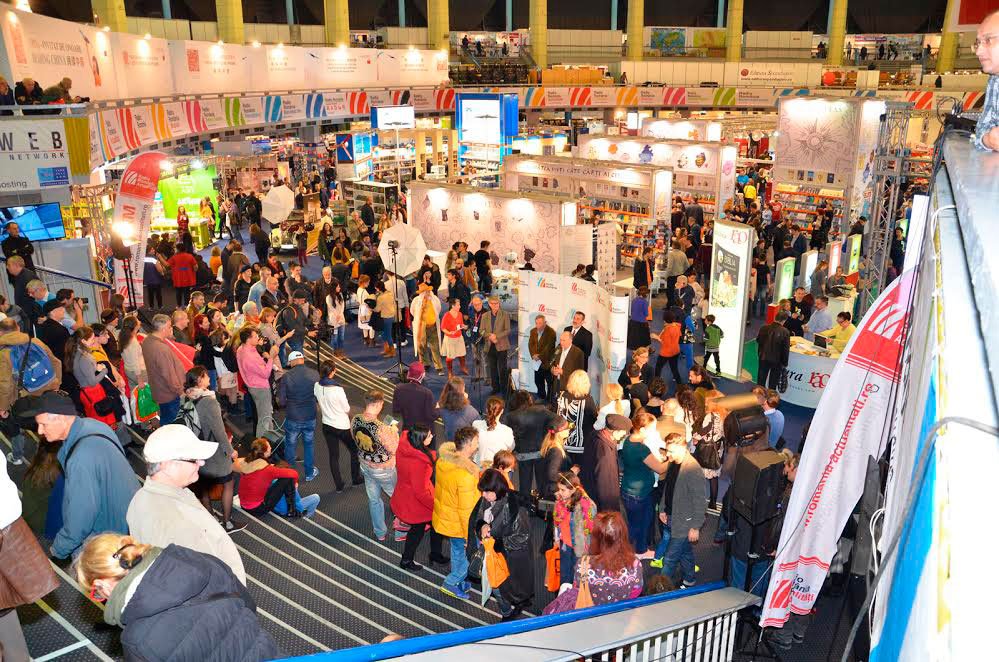 Peste 120.000 de vizitatori la Gaudeamus 2016 48811