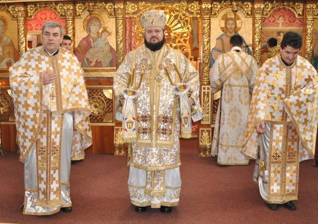 Slujiri arhiereşti în prima duminică din Postul Crăciunului 48768