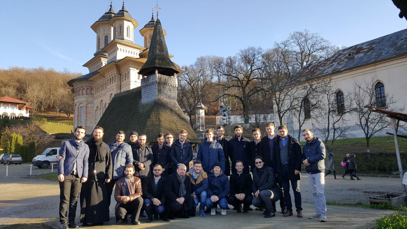 „Tot parcursul pelerinajului a fost strict în rânduiala Maicii Domnului“ 48757