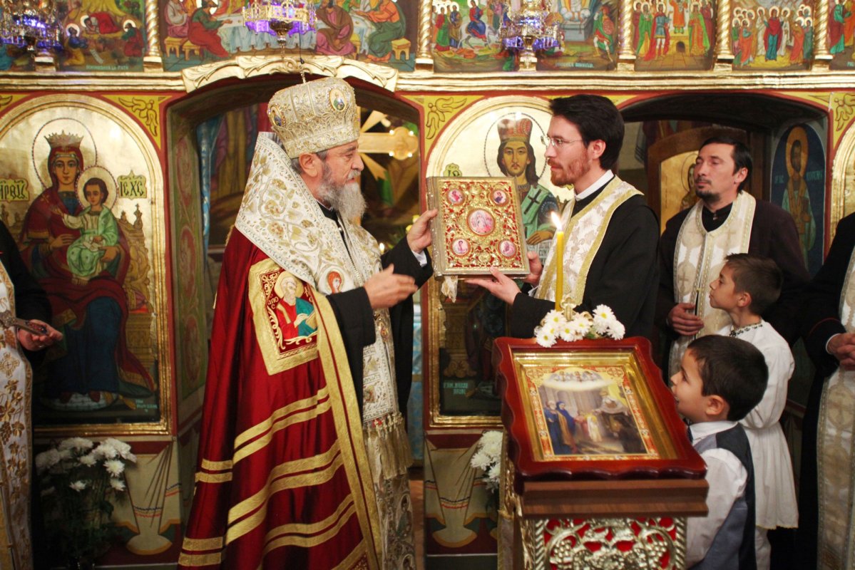 Praznicul Intrării în Biserică a Maicii Domnului 48711