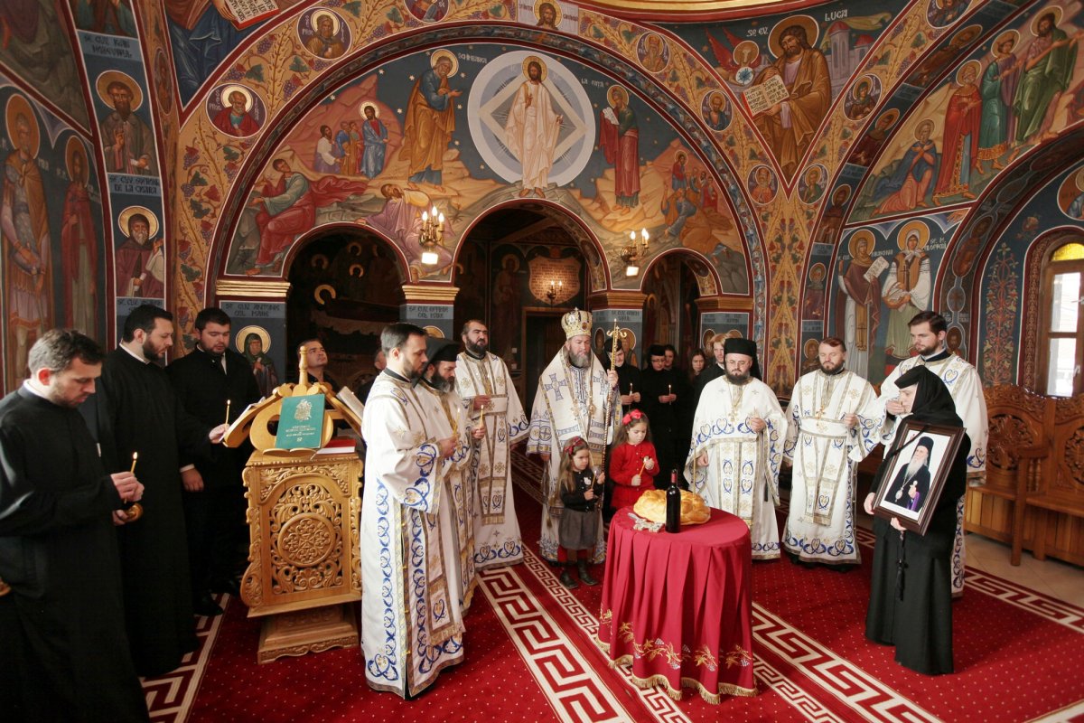 Praznicul Intrării în Biserică a Maicii Domnului 48713