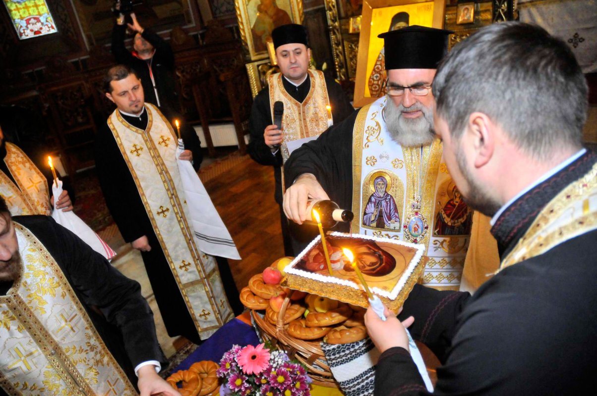 Jurnaliştii romaşcani şi băcăuani s-au întâlnit cu IPS Ioachim 48640