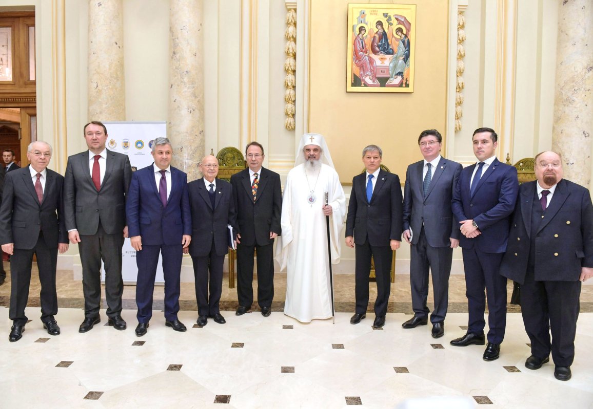 Adunare solemnă la Palatul Patriarhiei 48495