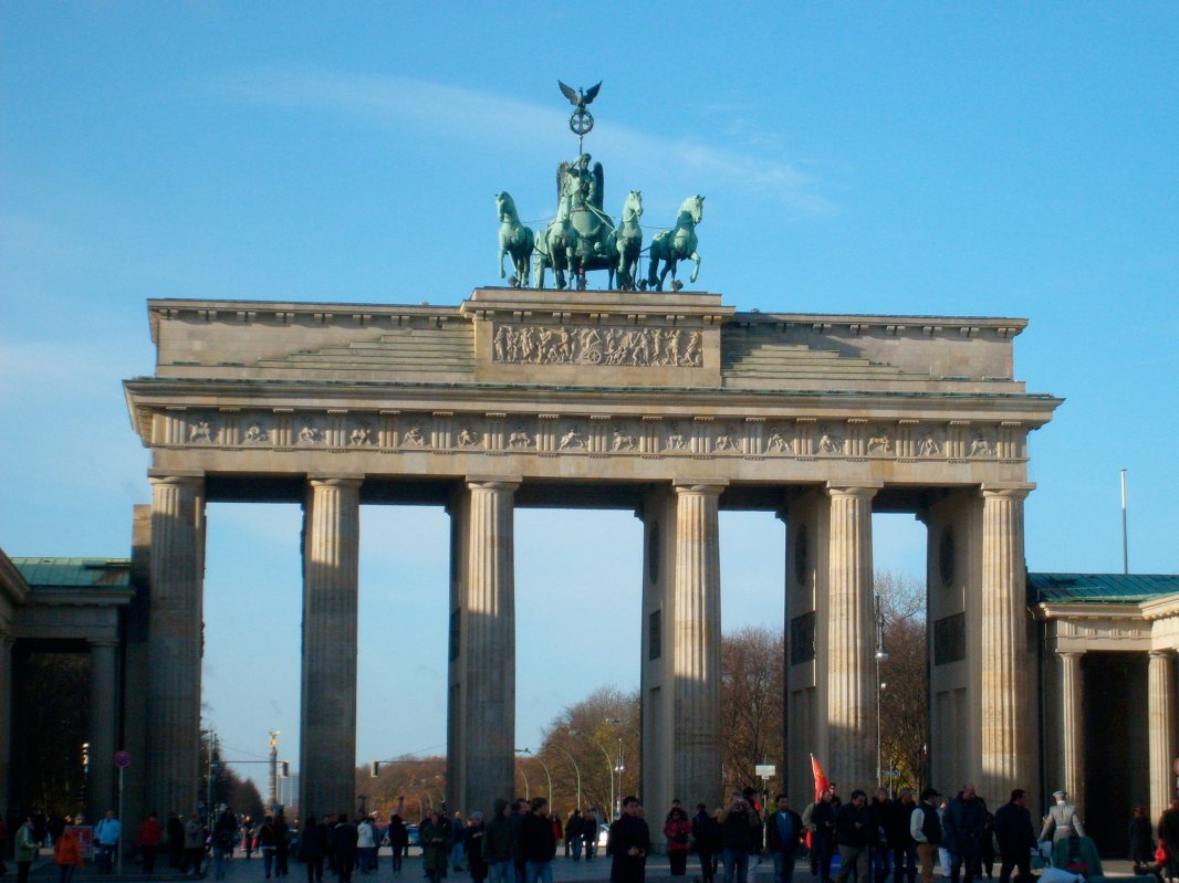 Un popor, două sisteme 48514