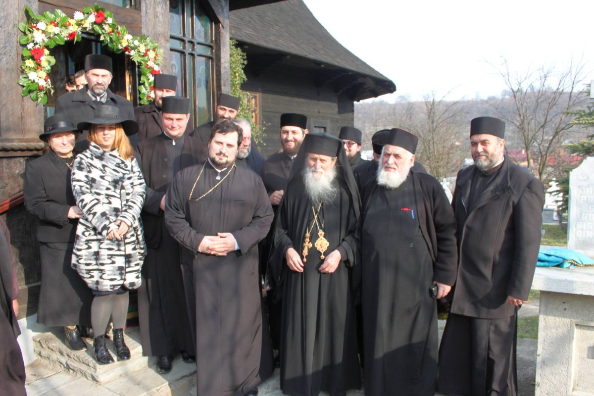 Sfinţii Mari Mucenici Mercurie şi Ecaterina, sărbătoriţi la biserica voievodală din Rădăşeni 48368