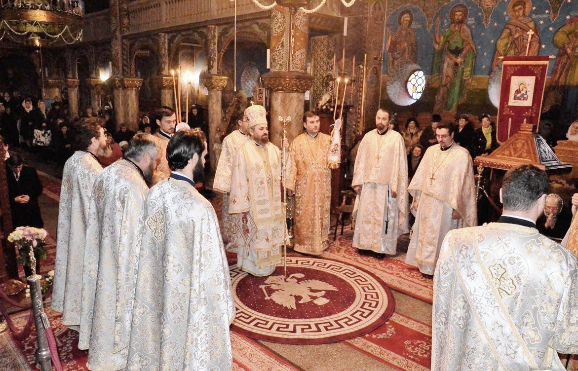 Slujiri arhiereşti în Duminica a doua din postul Naşterii Domnului 48375