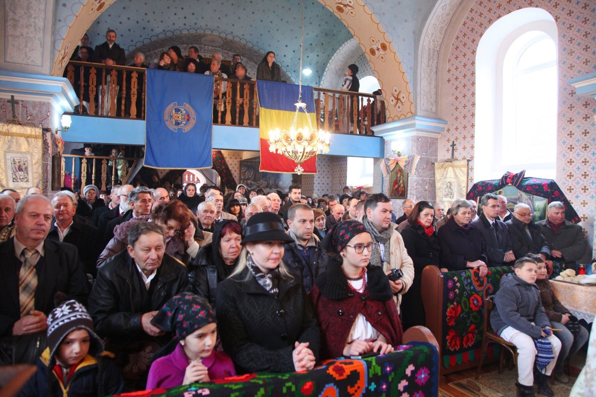 Slujiri arhiereşti în Duminica a doua din postul Naşterii Domnului 48377