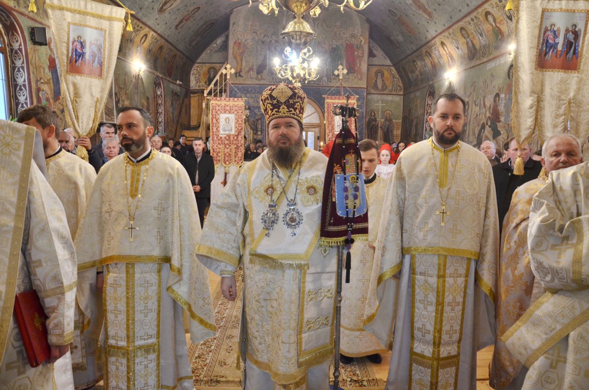 Slujiri arhiereşti în Duminica a doua din postul Naşterii Domnului 48379