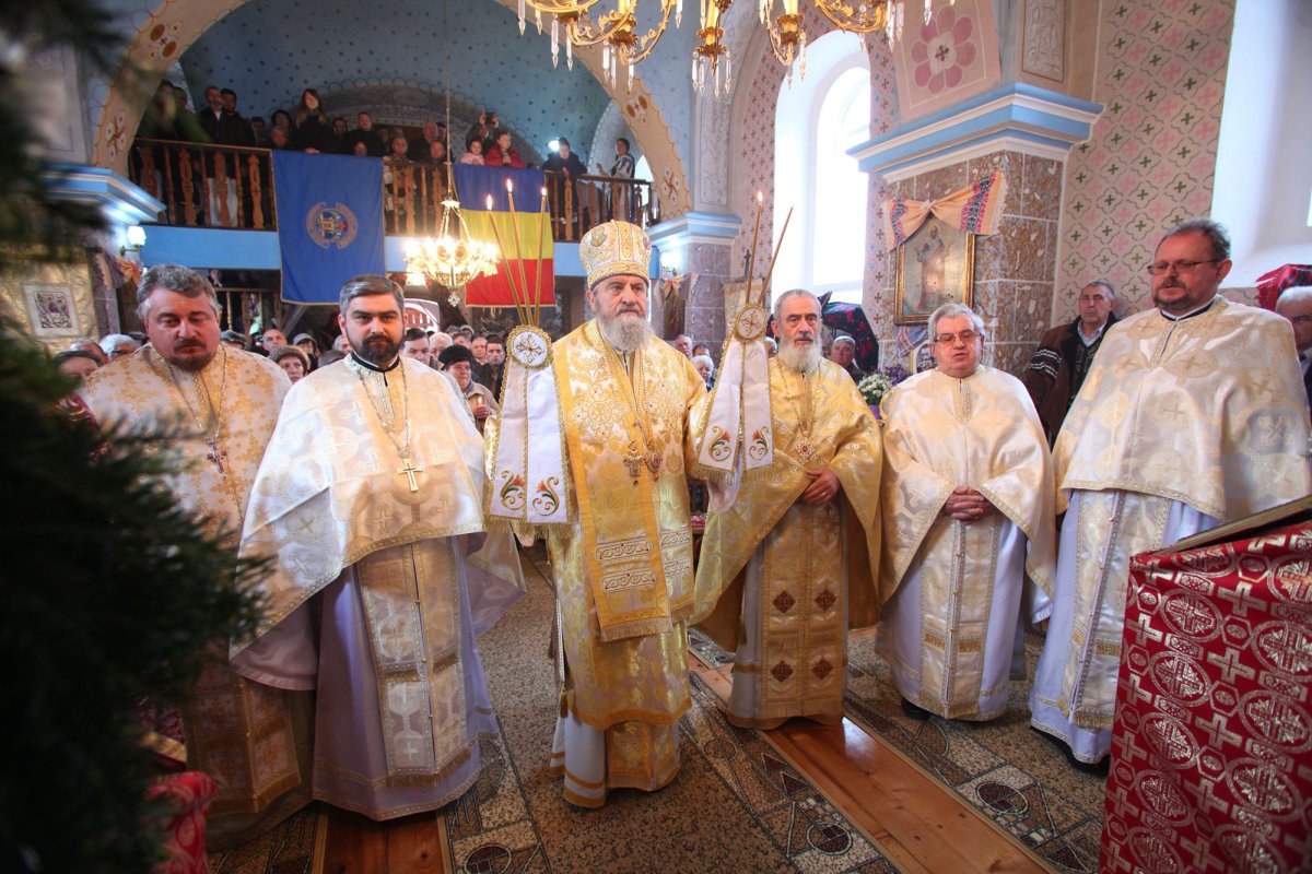 Slujiri arhiereşti în Duminica a doua din postul Naşterii Domnului 48380