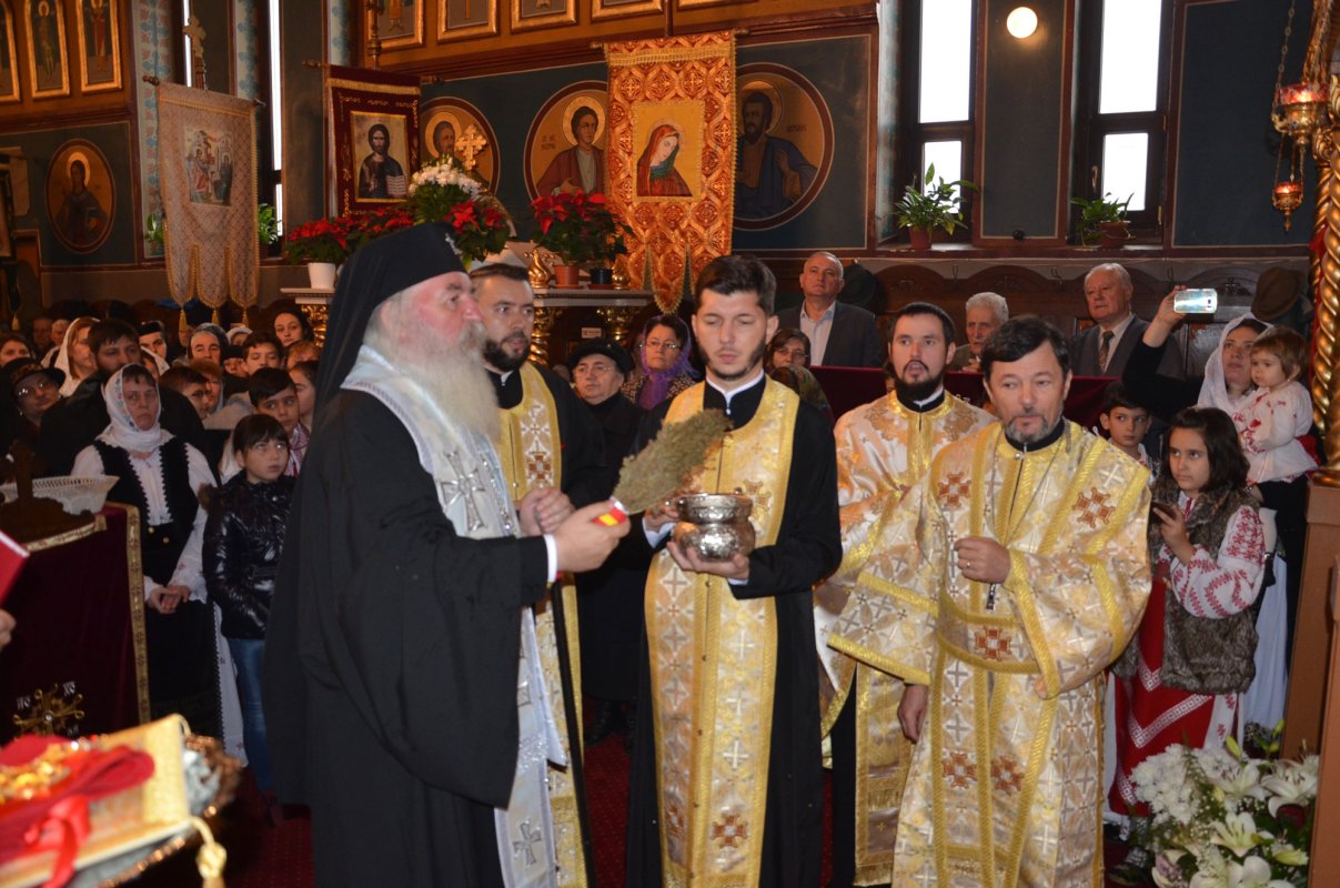 Slujirile ierarhilor din Mitropolia Banatului 48392