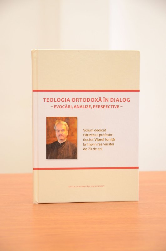 Preotul profesor Viorel Ioniţă, omagiat la București 48268