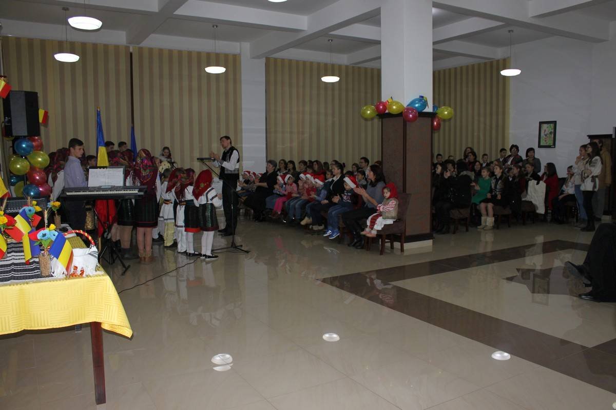 Ziua Naţională la Aşezământul „Sfântul Ierarh Leontie“ 48239