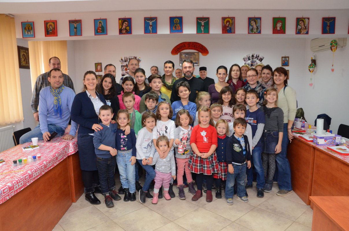 Bucuria copiilor înseamnă lumină şi dăruire  48198