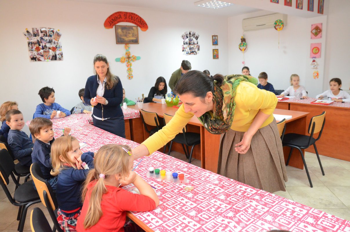 Bucuria copiilor înseamnă lumină şi dăruire  48201