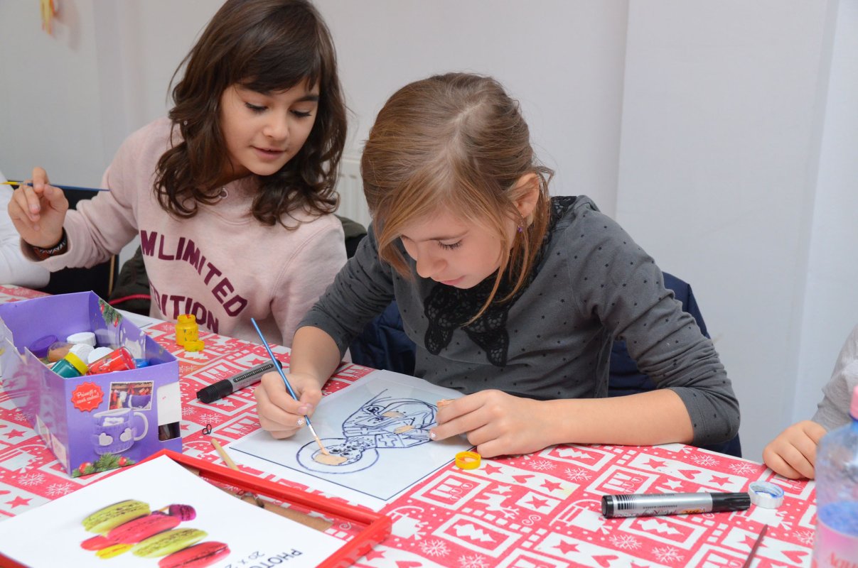 Bucuria copiilor înseamnă lumină şi dăruire  48208