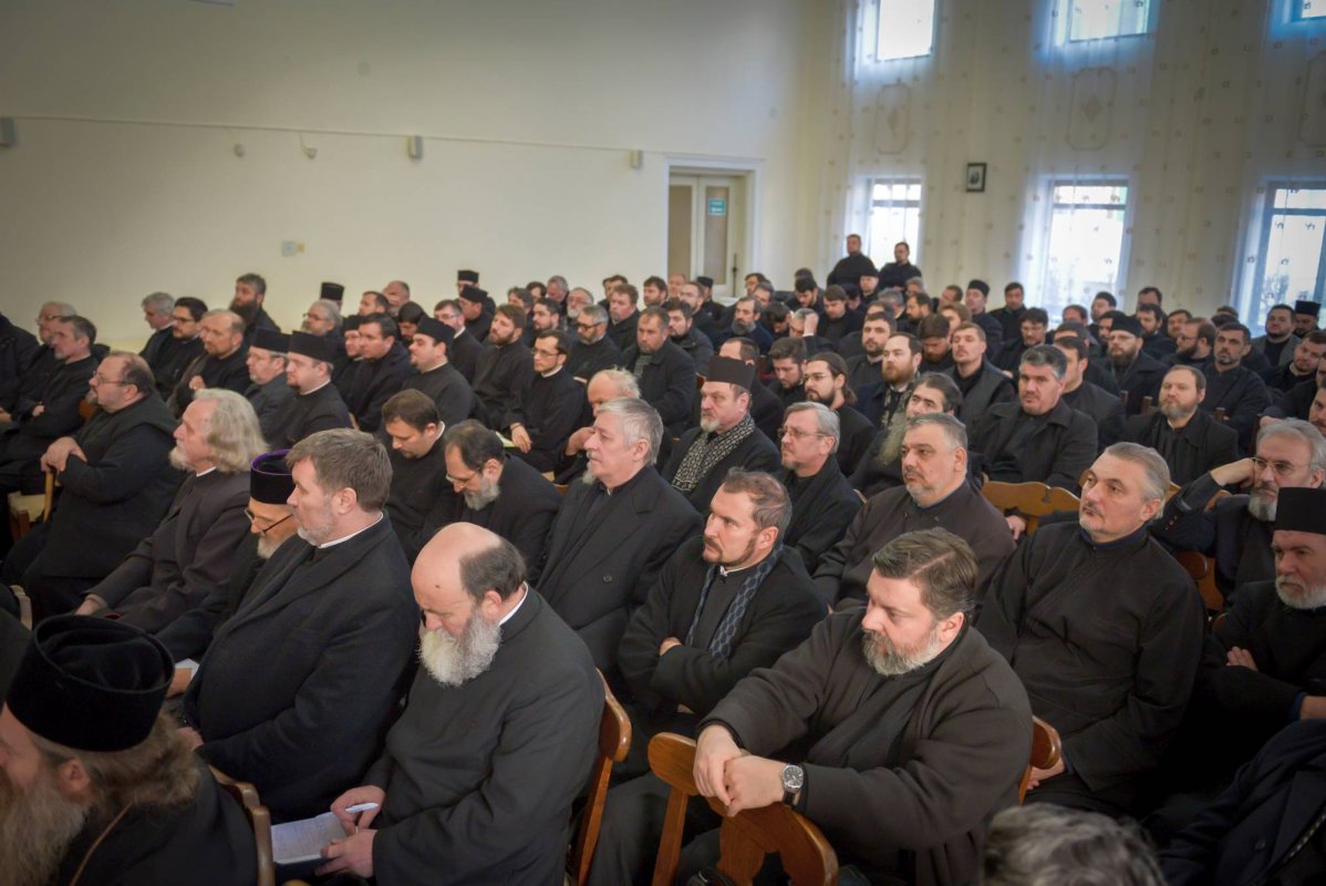 „Dumnezeu să ne dăruiască putere să sesizăm darurile Sfântului Duh“ 48171