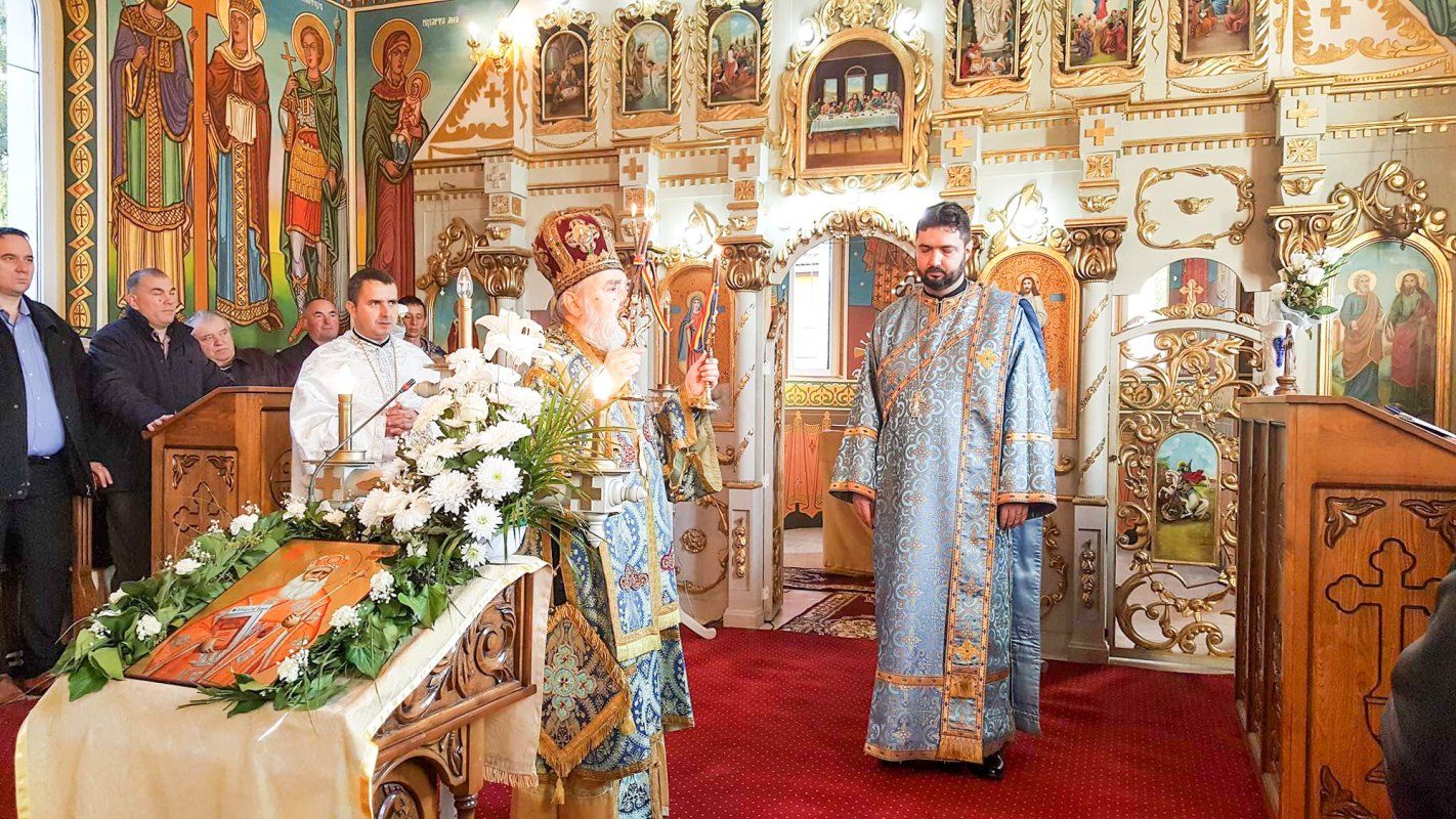 Liturghii arhierești în Mitropolia Banatului 48189