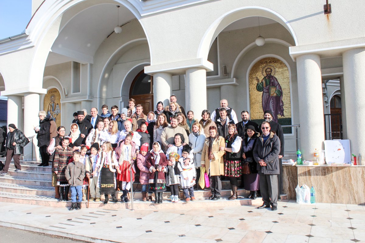 Proiect-program itinerant de colinde, teatru şi tradiţii de Crăciun 48123