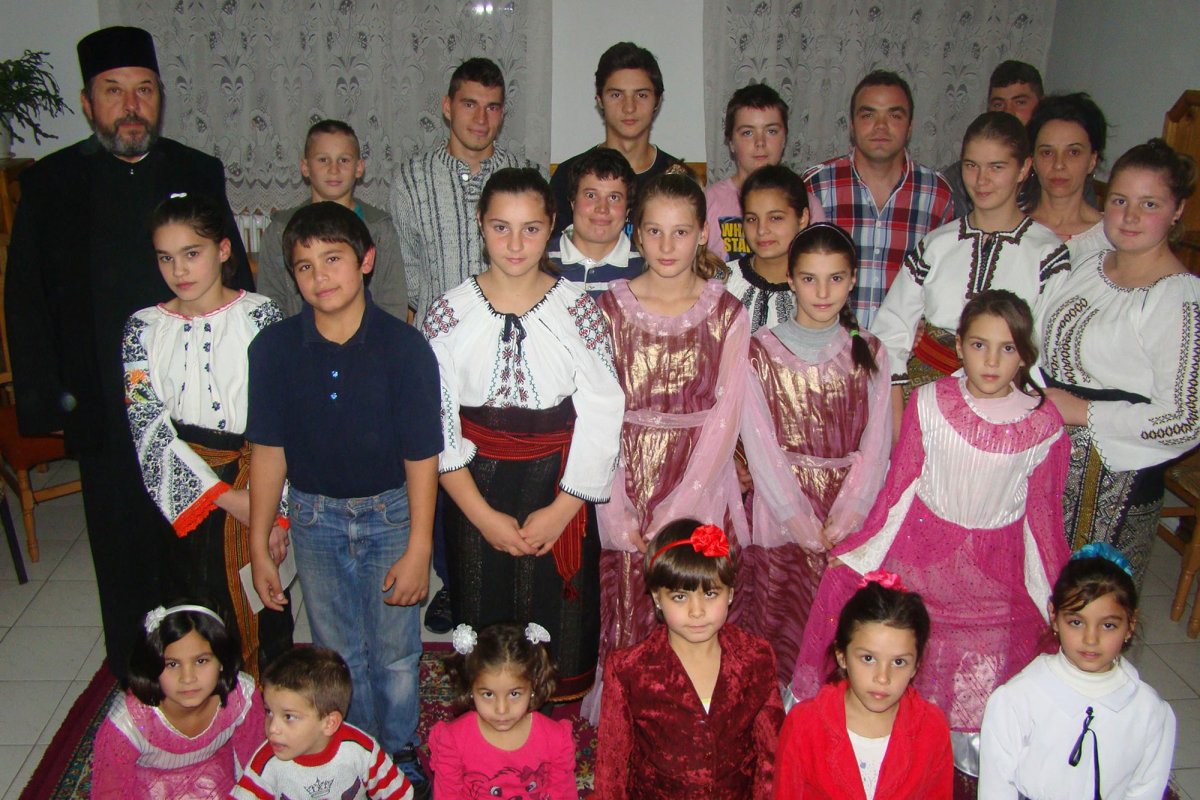 „Acasă”, rostit pe 18 voci 48058