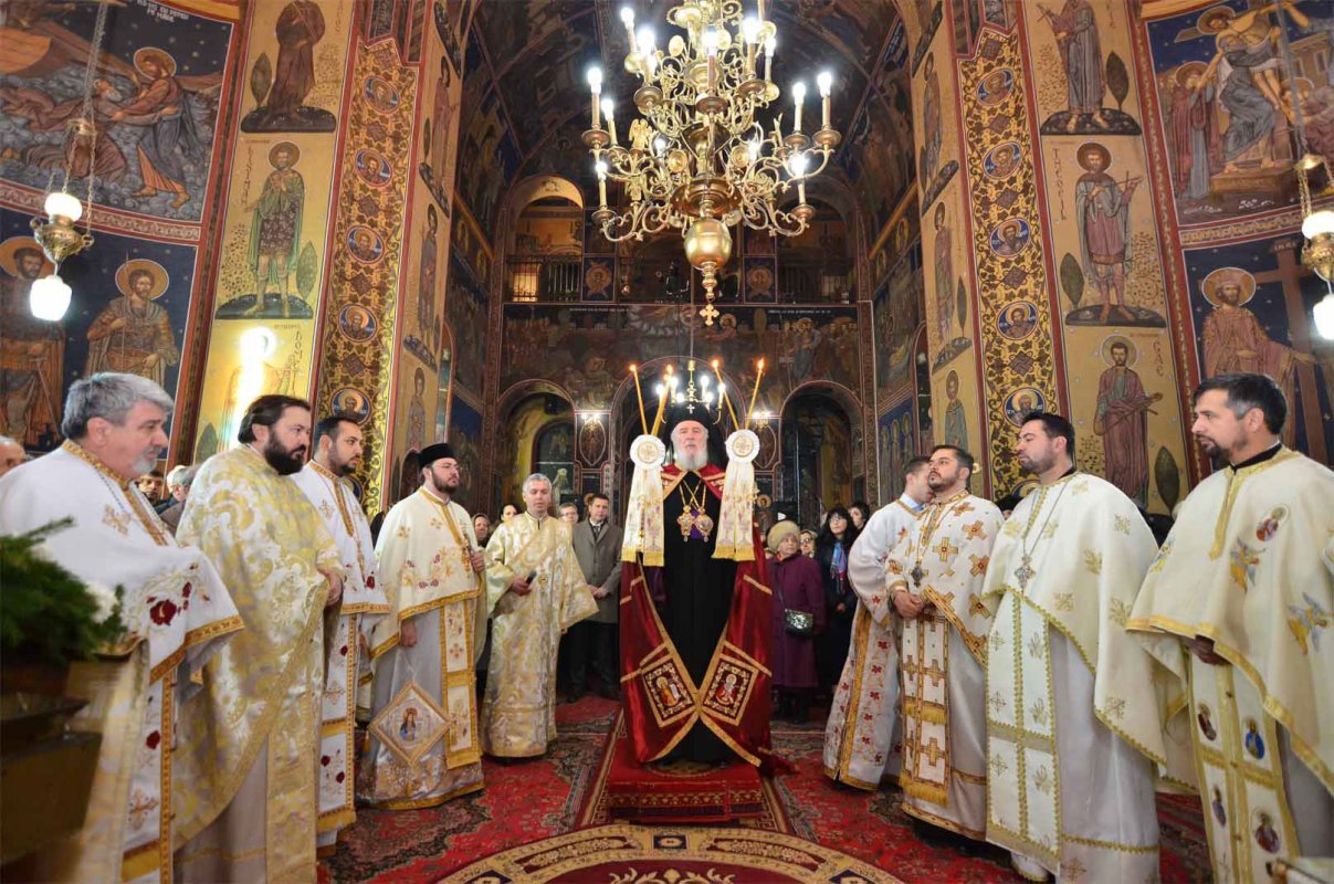 Cinstire adusă Sfântului Ierarh Nicolae 48077