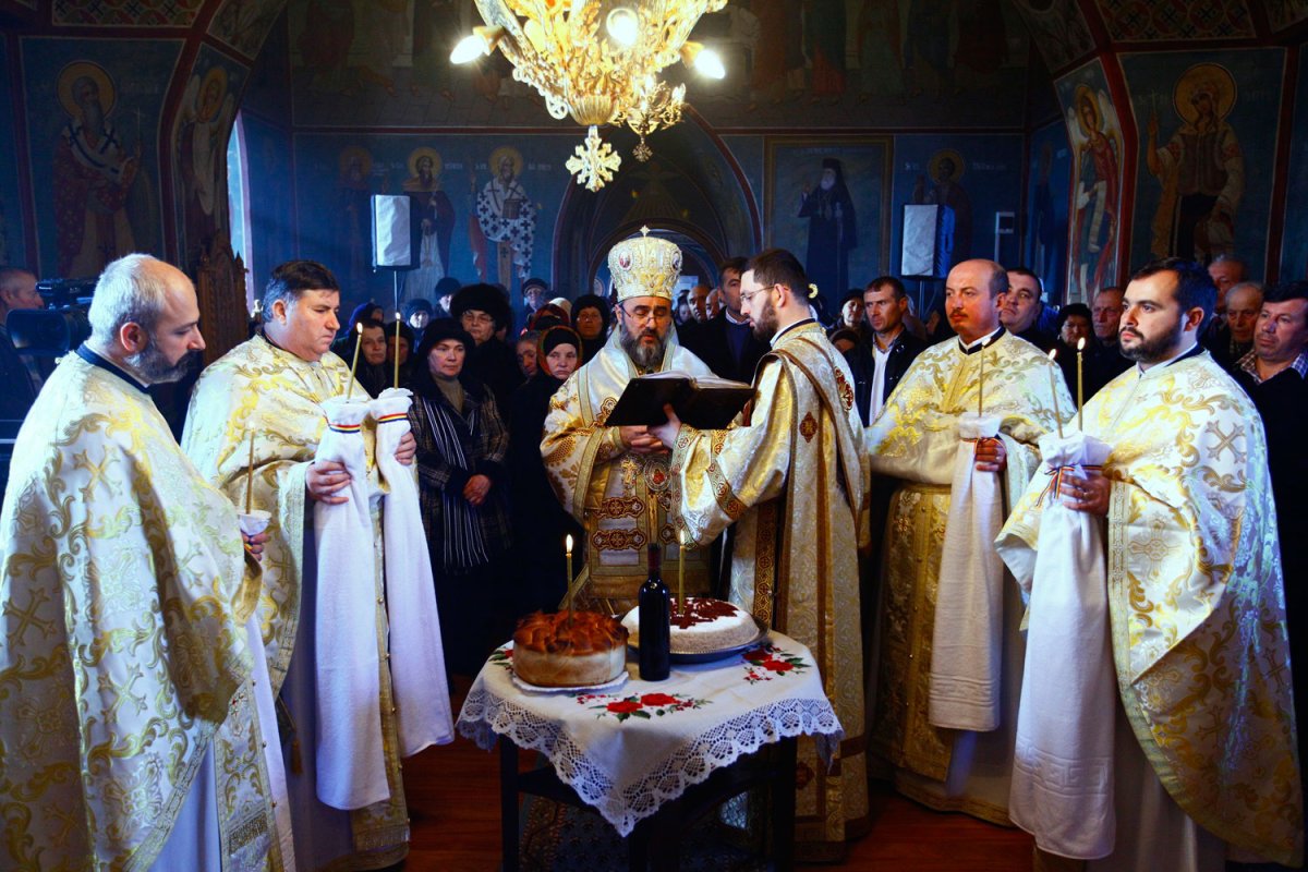 Cinstire adusă Sfântului Ierarh Nicolae 48080