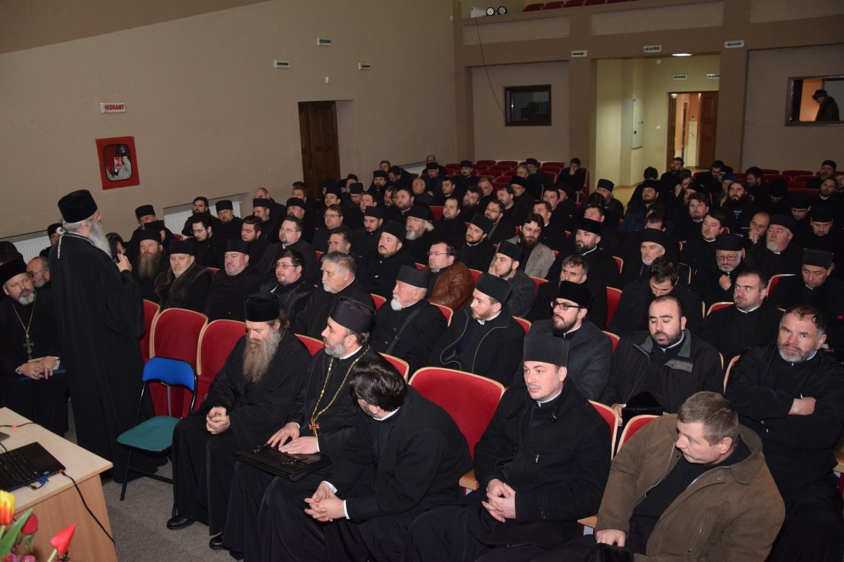 O nouă conferinţă semestrială preoţească în Arhiepiscopia Iaşilor 48028