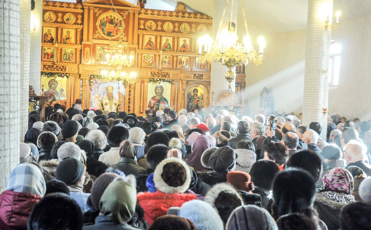 Hramul Bisericii „Sfânta Filofteia” din Galaţi 48015