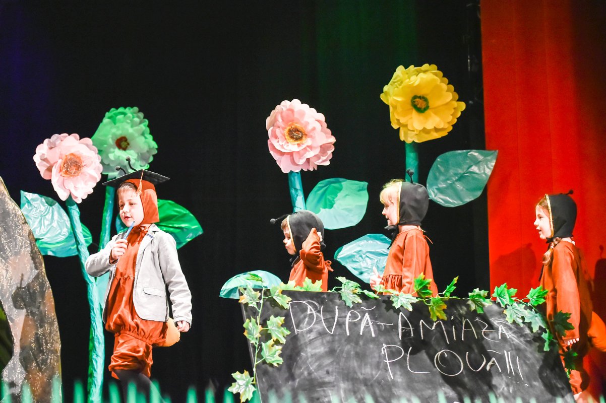 Copiii care dăruiesc speranţă prin spectacolul de la Teatrul Excelsior 47945